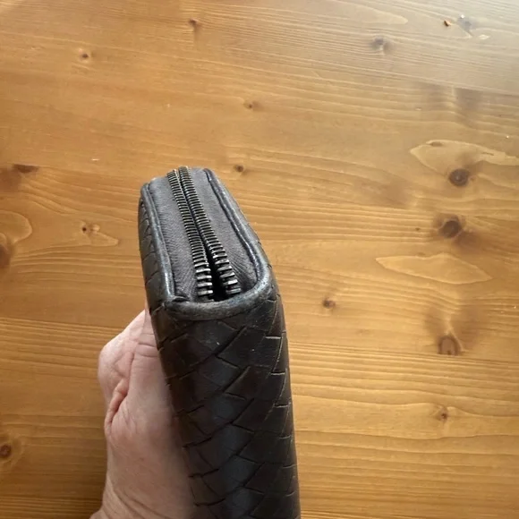 Bottega Brown Leather Wallet with Card Slots and Zipper - Picture 3 of 12